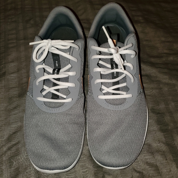 Mens Nike size 11 - Picture 2 of 4